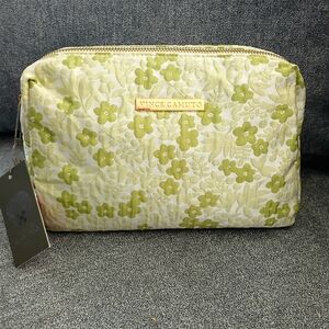VINCE CAMUTO Cosmetic Toiletry Travel Bag 21-00787 Green Floral BRAND-NEW w/tags